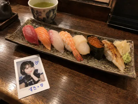 お寿司とチェキ
